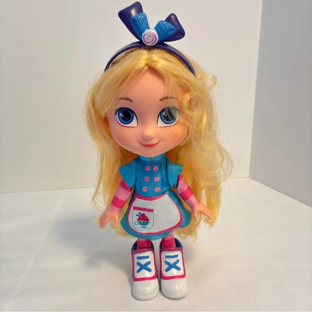 Disney Junior Alice's Wonderland Bakery & Magical Oven Play Set